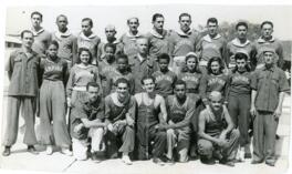 [Turma de atletas durante Jogos Aberto do Interior de 1945]